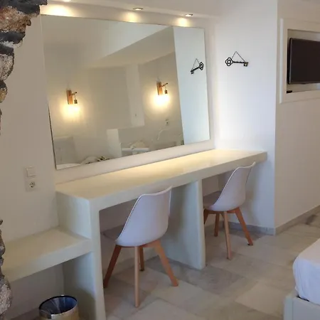 Hotel Anixis 2*