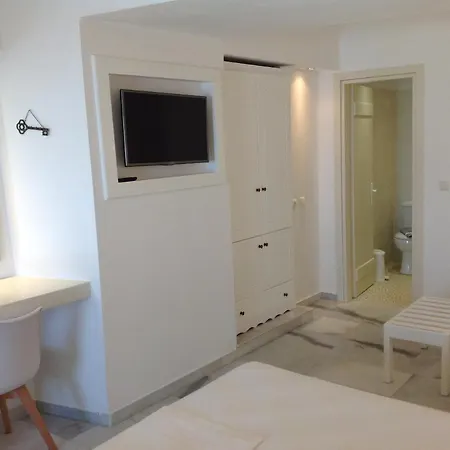 Hotel Anixis Naxos City