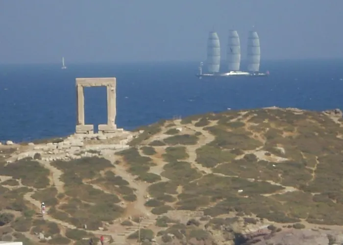 Anixis 2* Naxos City