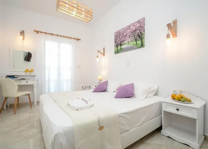 Anixis 2* Naxos City