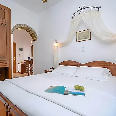 Otel Anixis Naxos City