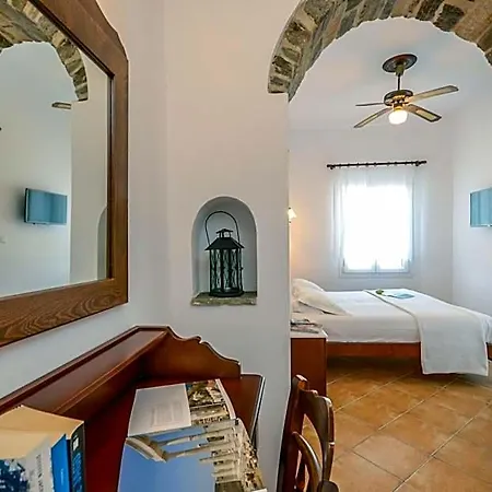 Anixis Otel Naxos City